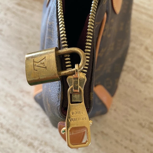 Authentic Monogram Estrela Louis Vuitton Bag - 2016 Collection - Picture 6 of 14